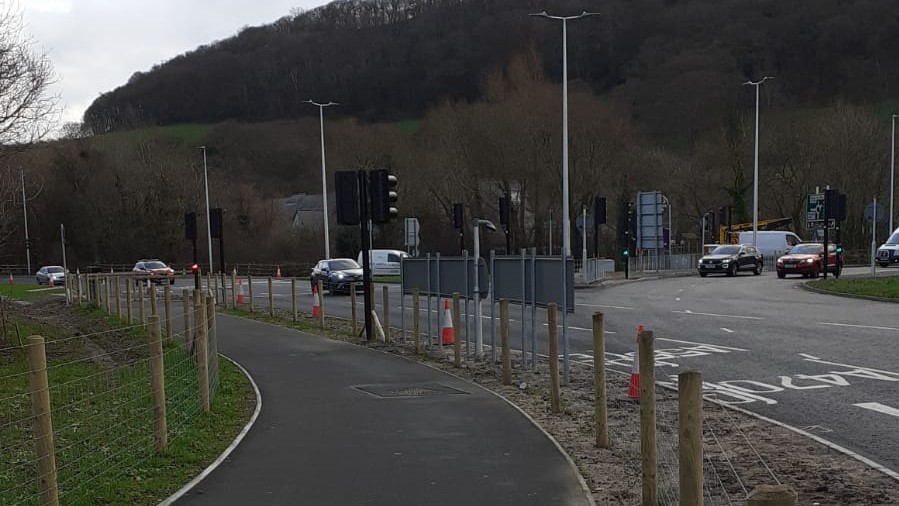 Jones Bros finishes work at busy North Wales junction Award Winning